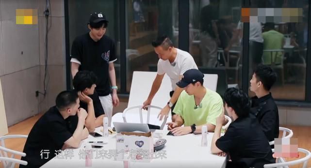 林述巍|《中餐厅》刘宇宁说话没大没小有失尊敬,林述巍脸色难看涵养颇高