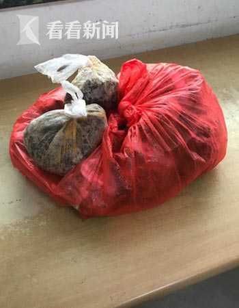 从天而降|冻牛肉从天而降 车玻璃被砸找谁索赔?