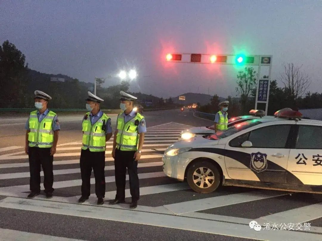 社会治安|重拳出击！浠水交警一举查扣40辆超载货车
