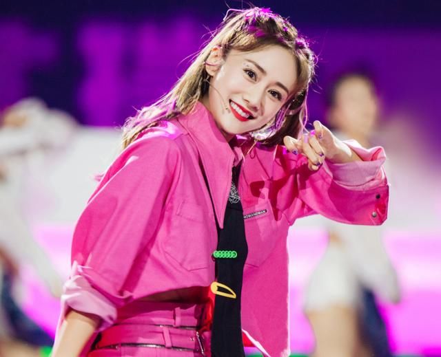 综艺|继《浪姐》,刘芸又一档新综艺官宣,看到节目嘉宾追了追了