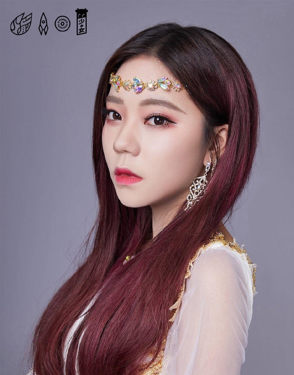  服装|毕业后的火箭少女再现创1初舞台服装，瞬间想起了2018年那个夏天