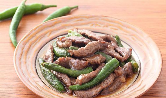  美食|精选美食：黄瓜豆腐，杭椒牛柳，秋葵嫩豆腐，素炒滑菇的做法