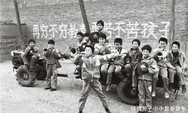  社会|白岩松致敬80后：人到中年的80后，才是最不容易的一代人