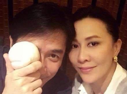  刘嘉玲|牵手曾华倩，辜负黎美娴，多年惦念张曼玉，梁朝伟为何选择刘嘉玲？