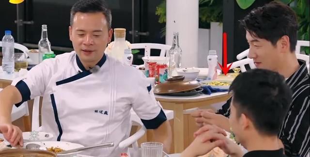  赵丽颖|《中餐厅》的菜其实并不好吃？赵丽颖没来得及收拾桌子，暴露了