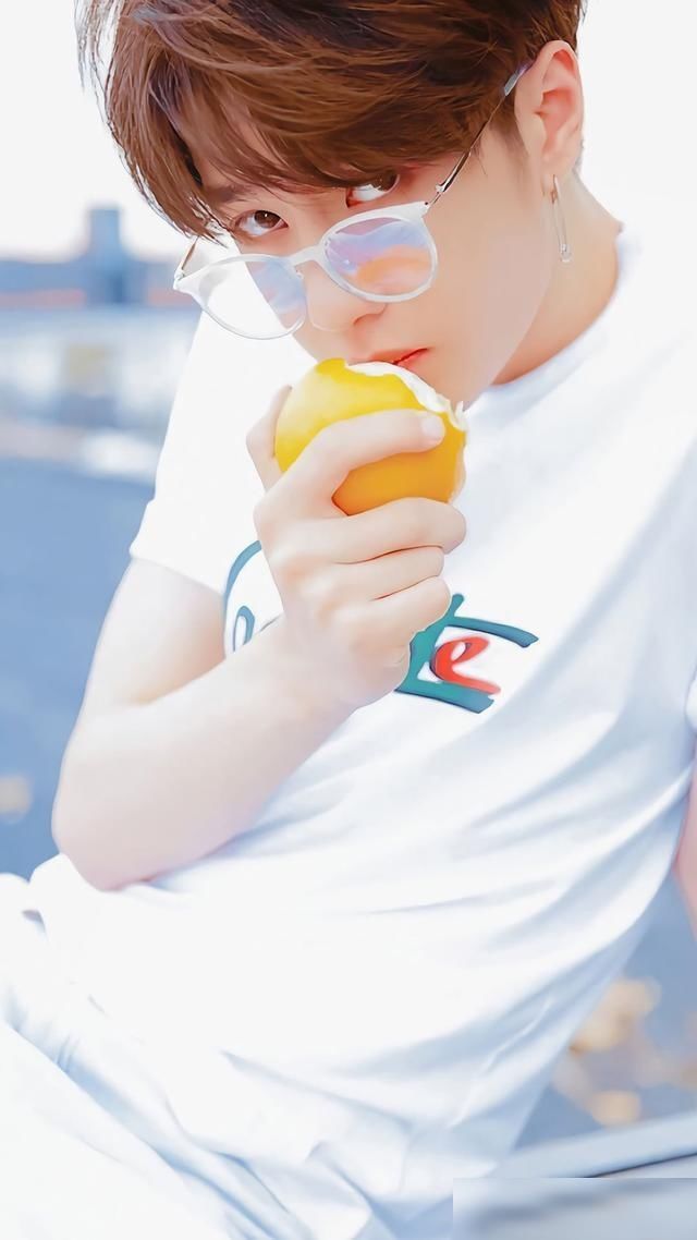  眷顾|王一博被综艺之神眷顾？不争镜头不抢话，却频频制造名场面