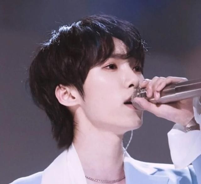  R1SE|硬糖少女粉丝一边喊着糊，一边又喊着“壶”，R1SE不累壶妹也累了