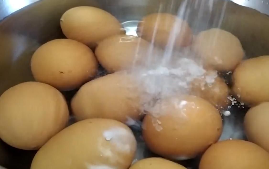 吃法|鸡蛋最美味的吃法，做法简单，咸香入味，好吃到停不下来