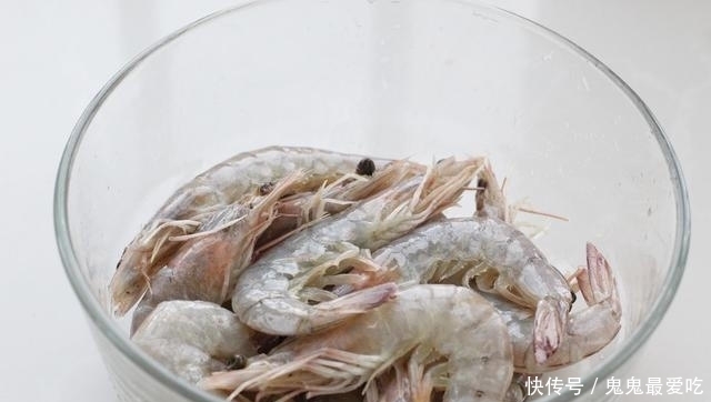  清香|吃百菜不如吃白菜，加大虾一起炒，清香中透着鲜美，营养高味道好