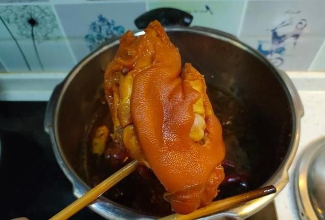 满满|入秋贴秋膘,试试这道菜,口感软糯、胶原蛋白满满,对皮肤好