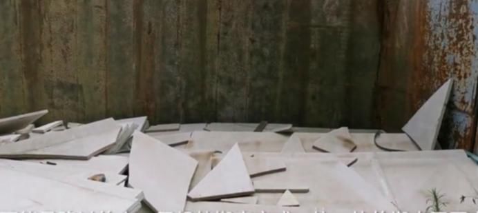  意外|大货车意外冲进庄稼，农民索要100万赔偿，车主：你们想钱想疯了