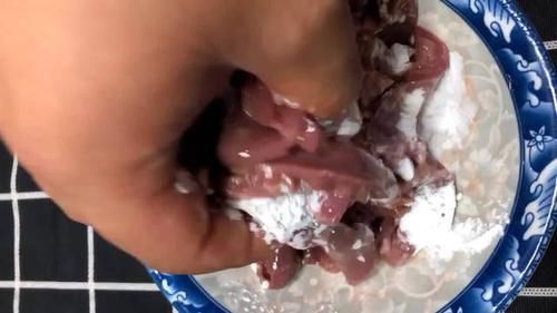 认可|家常版爆炒腰花，鲜嫩爽脆不膻不燥，“以形补形”备受百姓认可！