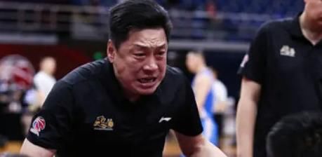 李春江|李春江将辞职?赛后自觉承担全责,太子爷真给老爸丢脸了