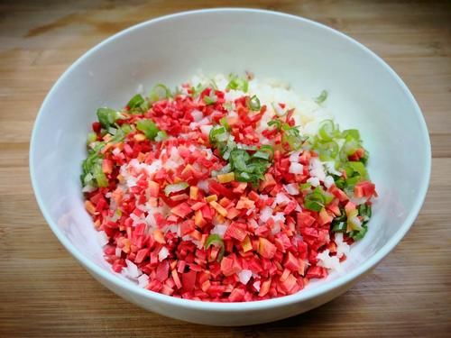 莲菜蔬菜饼|这两种食材,一个健脾一个护眼,搭配做成小饼,咬一口满嘴香!