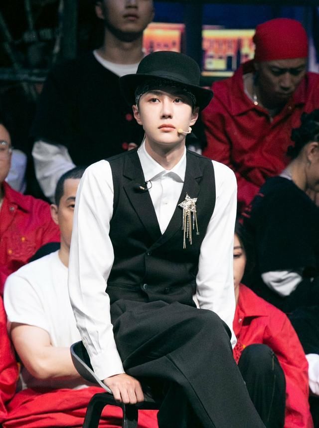  街舞|这！就是街舞，什么神仙综艺？易烊千玺圈粉，今年王一博惹注目