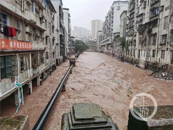 河流|万州再发暴雨红色预警！ 雨有多大？河流明显涨水，多地积水被淹……降雨仍将持续