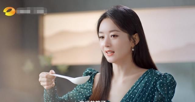 美颜|《中餐厅》宣传片花絮,去掉了节目十级美颜,赵丽颖的颜值很真实