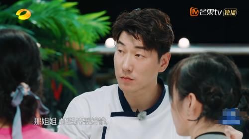  节目组|再现尴尬设置！黄晓明赵丽颖被拒之门外，利用明星光环做法拙劣