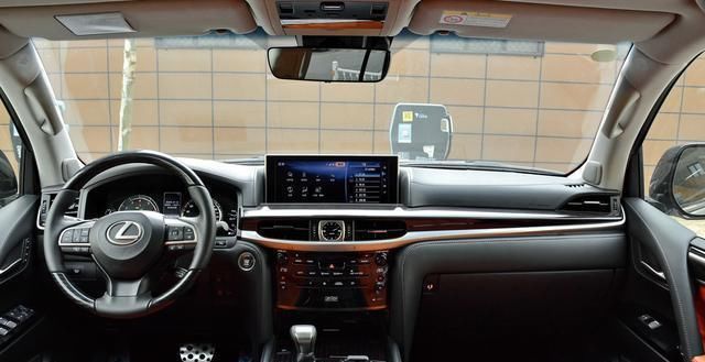  霸道|最顶级的“霸道”，可豪华，能越野，配138L油箱，还吃92号粗粮