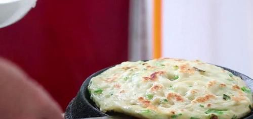  不用|教你做家常葱花饼，不用油酥，个个酥脆又起层，比买的都好吃
