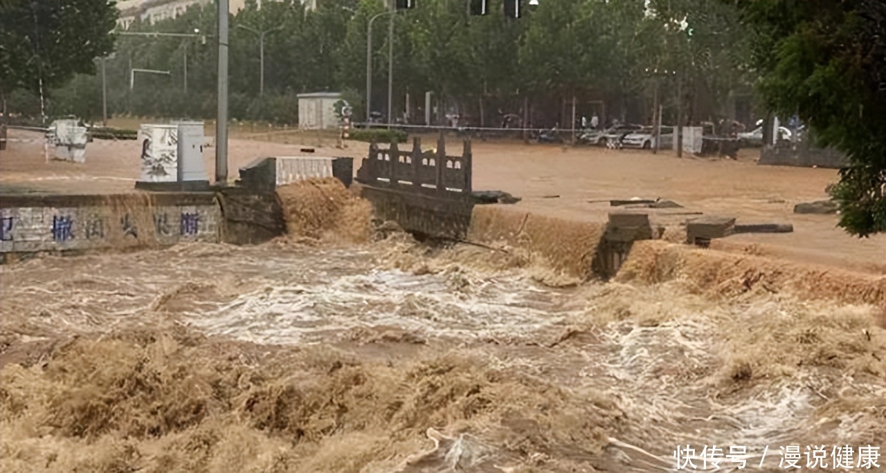 河北涿州洪涝灾害最新(河北涿州遭遇洪涝灾害：长时间泡在污水中，6种健康隐患要留意)