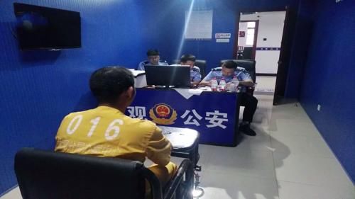  佛系|佛系偷盗，拉开车门里面是钱，拿还是不拿