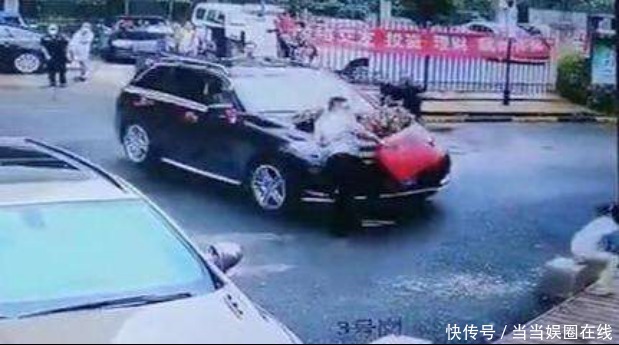 求助|“奔驰婚车撞死两小孩”!孩子母亲朋友圈求助曝光,让人揪心了