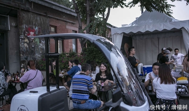 艺术|周末去哪儿 在798潮流艺术市集尽情“逛吃”