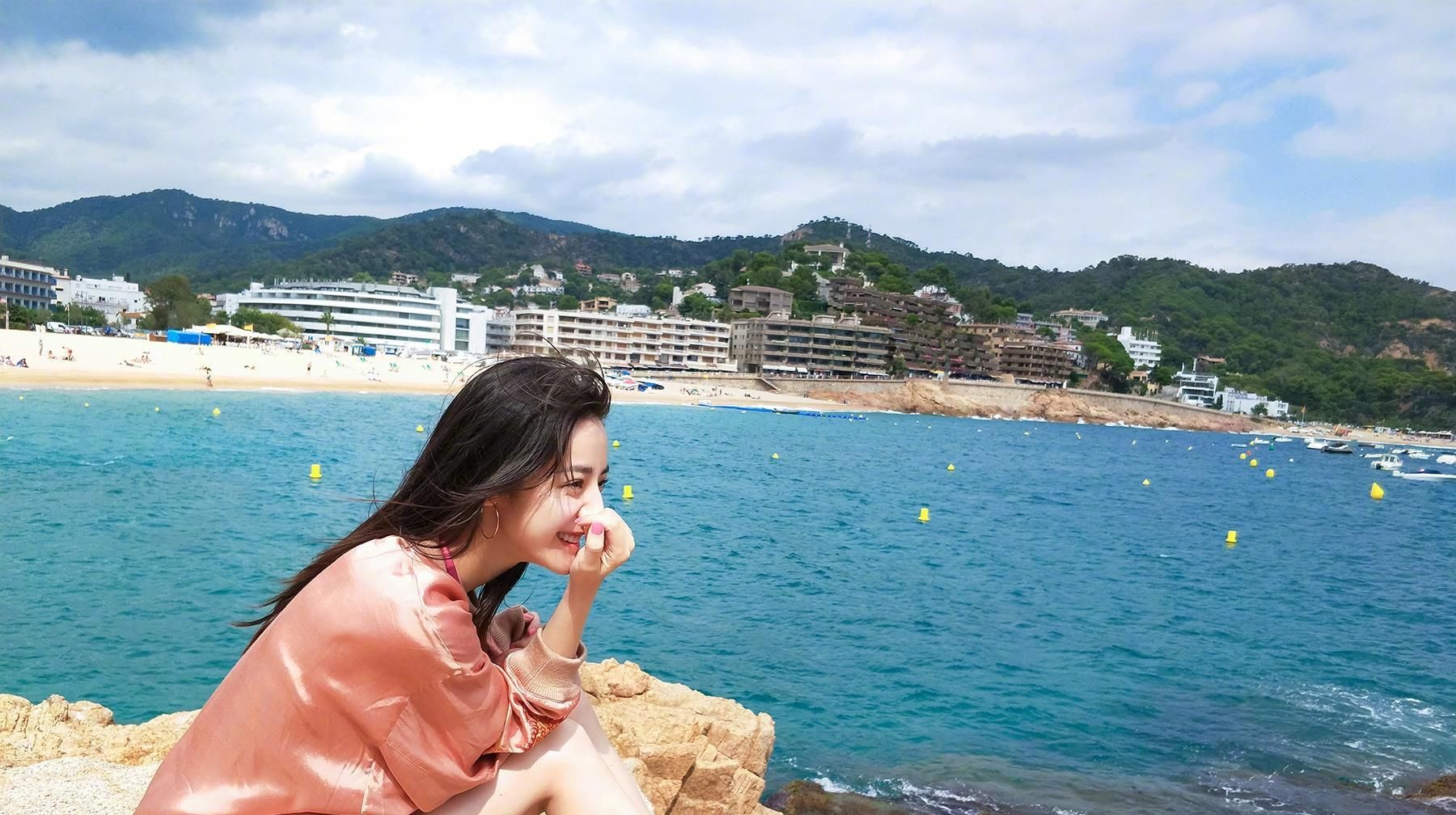  回应|《快乐大本营》疯狂cue热巴，为博热度无下限，高伟光回应显情商