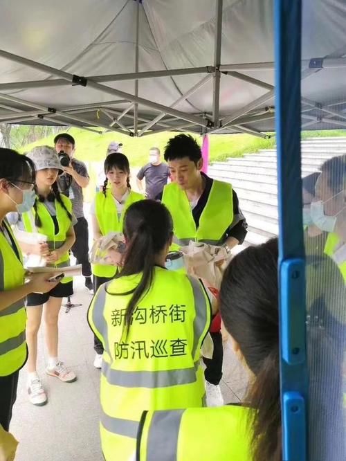  中餐厅|王俊凯寻遍武汉为《中餐厅》找落脚点，最后定下了时见鹿书店