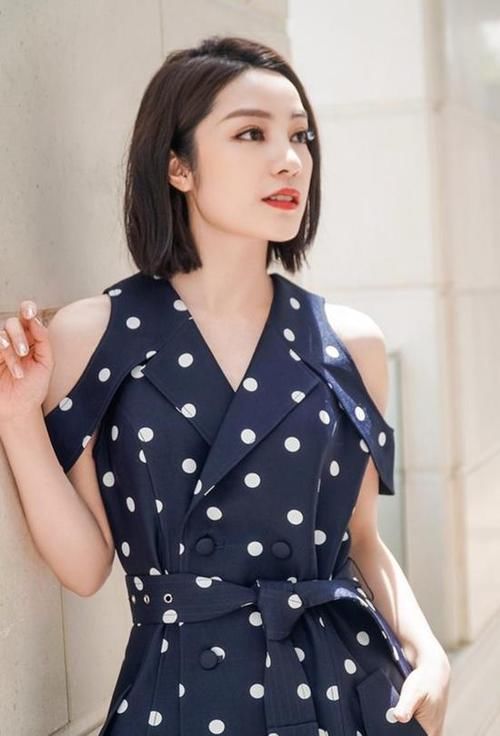 夏日|波点连衣裙来袭,get浓浓的复古风情,拯救你的夏日时尚