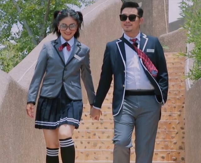  老公|张歆艺胡可都和老公牵手出场，吉娜蔡少芬出场方式，看出婚龄差距