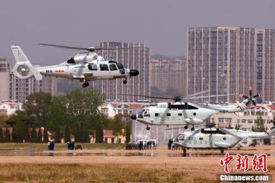 中国海军舰载航空兵某团训练