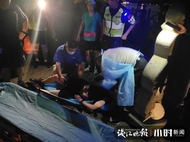  昨晚|昨晚西湖边一夜跑小伙突然倒地，身后一群人狂奔50米跪地抢救
