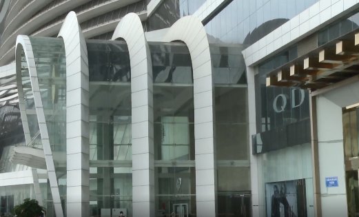  突变|电梯突变“跳楼机”？连坠十几层，两女子魂都吓飞......