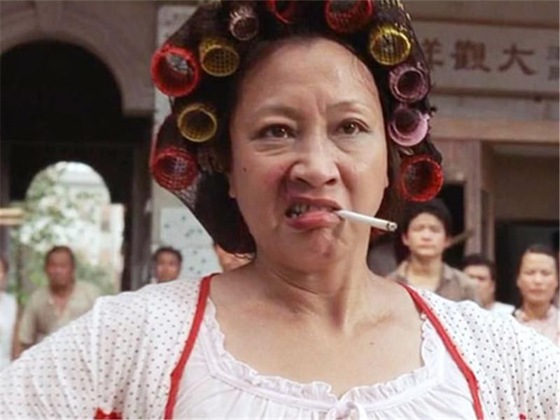  小伙|大妈骑车逆行撞倒小伙，被索赔时大喊：都怪他往我自行车上撞！