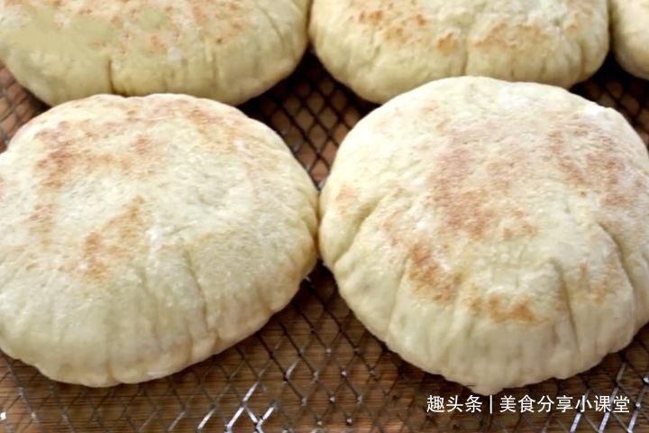 夹肉|秋天馒头包子靠边站，多吃此面食，外酥里软，夹肉夹菜都好吃