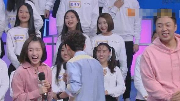  激烈|《快本》主持团纳新竞争激烈，空降女主持被群嘲，杨幂亲自上阵