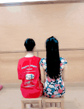  朋友|搞笑GIF：好迅速的换衣服，为了朋友脱单没少费心吧？