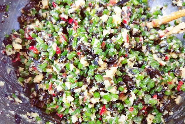  芹菜|这菜用来包饺子特鲜香，比芹菜鲜嫩，比茴香更香，再不吃就等明年