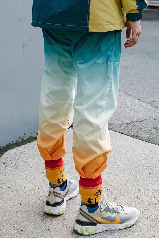  艺术|渐变色也太梦幻了 这三种调色方案把艺术感拉满