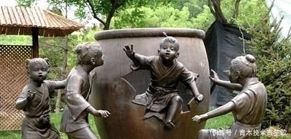 司马光|司马光砸缸, 救出的那个熊孩子是谁? 语文老师为何绝口不提?