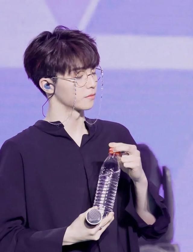  范丞丞|大厂男孩营业情况各不相同，范丞丞综艺多，林彦俊露面少