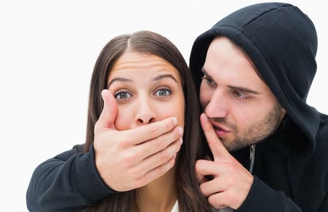  长相|男子尾随女性实施强暴，看清对方长相后，选择了逃跑，如何评价？