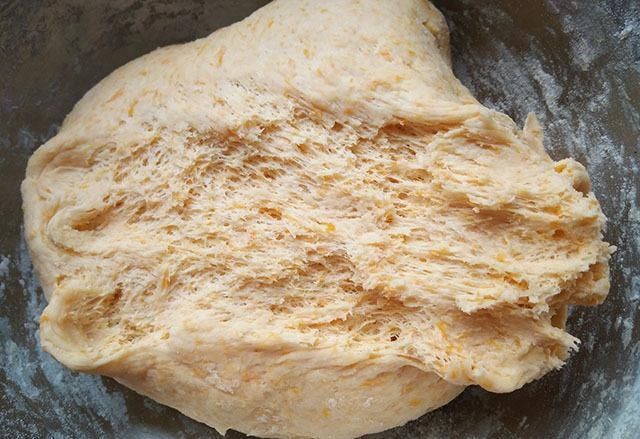 面粉|入秋,这菜正实惠的时候,9毛一斤,和点面粉做酥饼,吃起来特香