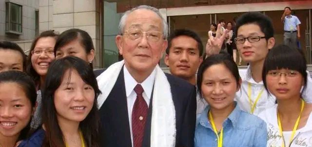  38封信|首富洛克菲勒：想要提高工作效率，做好这5件事，省心又省力