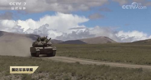 未来|15式坦克，一款高度模块化的火力平台，未来还能开启主战坦克模式