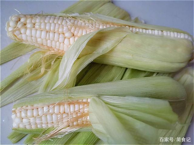  新鲜|新鲜玉米，直接冷冻是大错！饭店大厨都这样做，放1年照样新鲜！