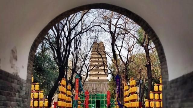  星球|一夜爆红上榜孤独星球！这个古城美食不输成都，景区免费高铁直达