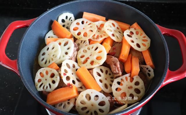  鲜嫩|做排骨，千万别焯水，2个小秘诀，喷香出锅，不腥不柴鲜嫩无比